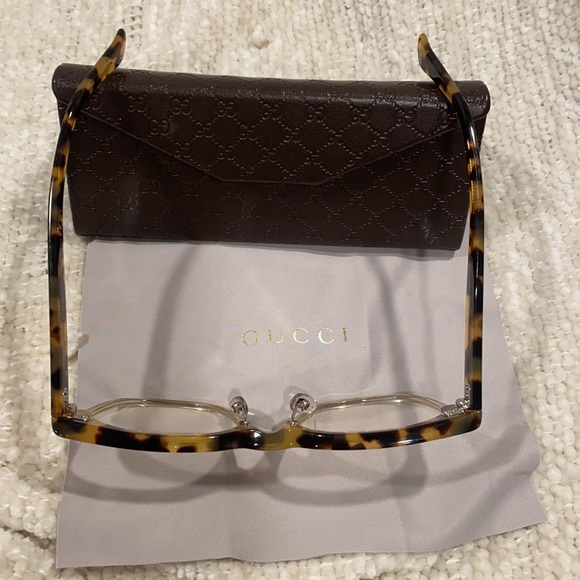 Gucci clear lens reading glasses with case - Picture 2 of 8